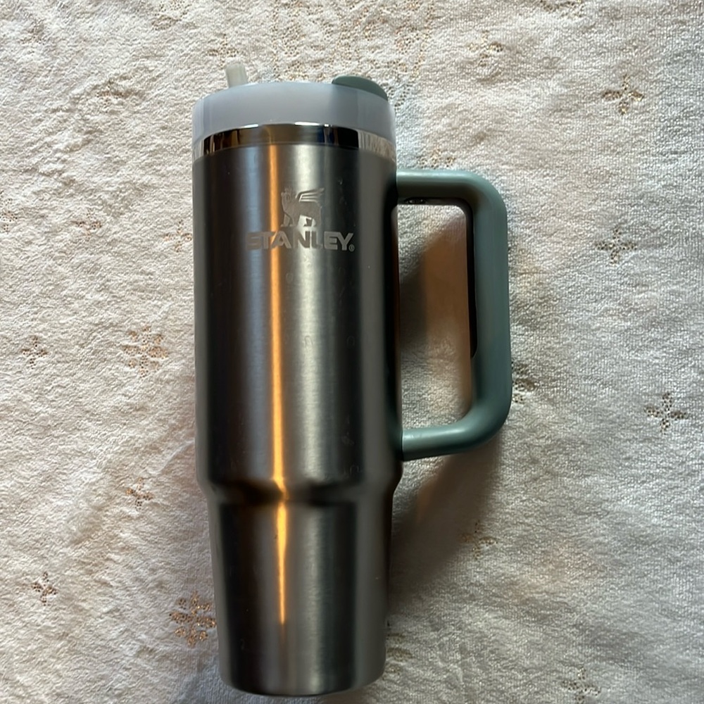 Stanley 30oz Tumber with straw
